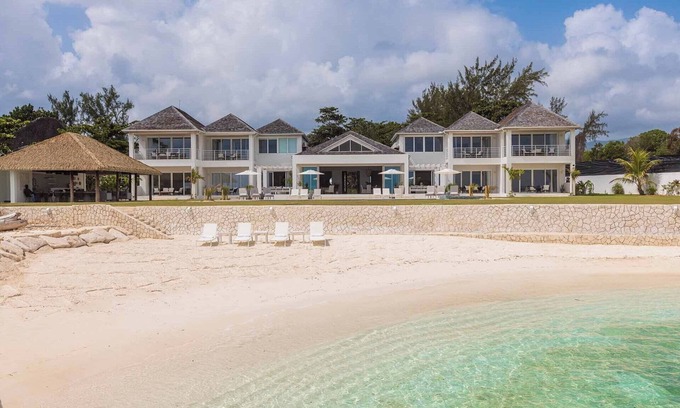 Mammee Bay Villa | Luxurious 9-bedroom villa with AC, private beach in idyllic Ocho Rios, St. Ann