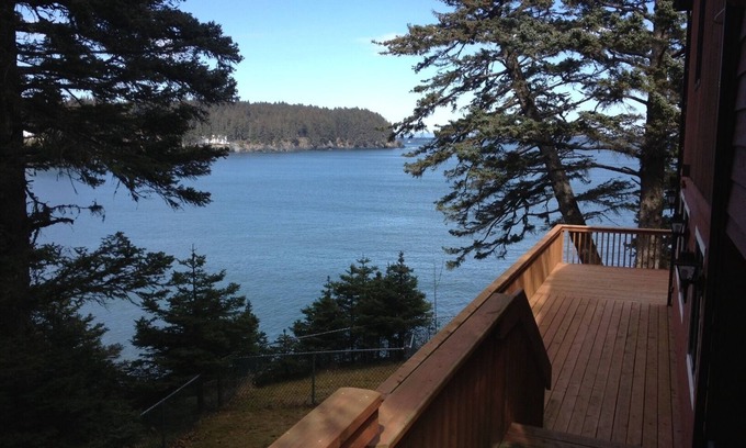 Kodiak Apartment | Elegant Stay with Spectacular Ocean Views and Spa Access