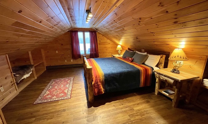Indian Lake Cabin | Rustic Adirondack Cabin with Lake View and Pet-Friendly Stay