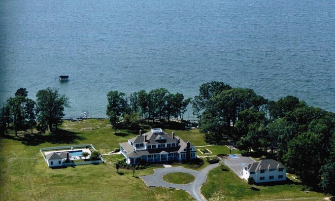 Royal Oak House | Private Waterfront Estate with Ocean View & Spa Amenities