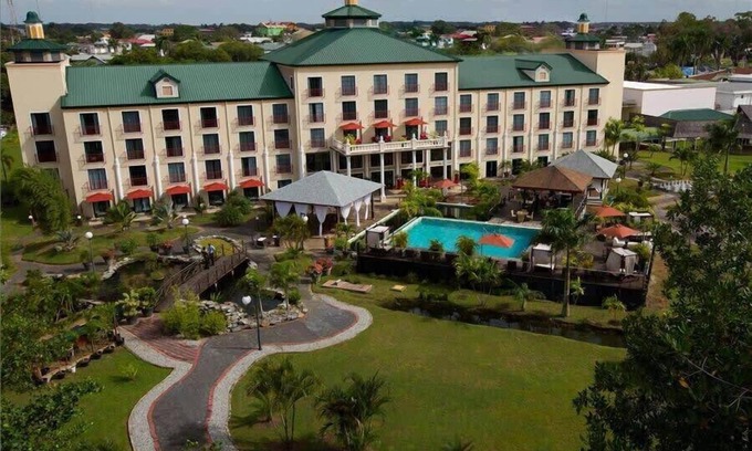 Paramaribo Villa | Prestigious Hotel in Suriname with Spa and Pet-Friendly Options