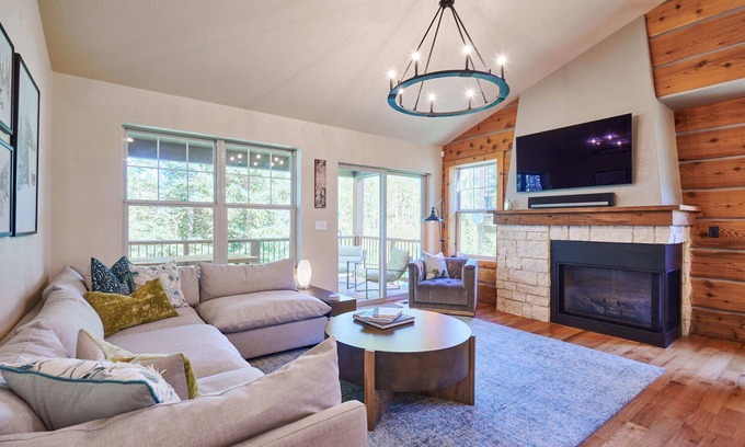 Rendezvous House | Immaculate Winter Park Cabin with Hot Tub and Deck Views