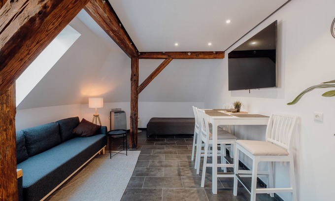 Altstadt Apartment | Stylish Vacation Apartment in Prime Bremen Location