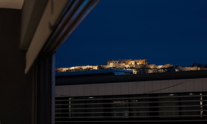 Monastiraki Apartment | Premium Acropolis View Apartment with Pool and Kitchen