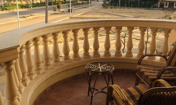 New Cairo Apartment | Elegant Apartment Retreat with Spa & Hot Tub in New Cairo