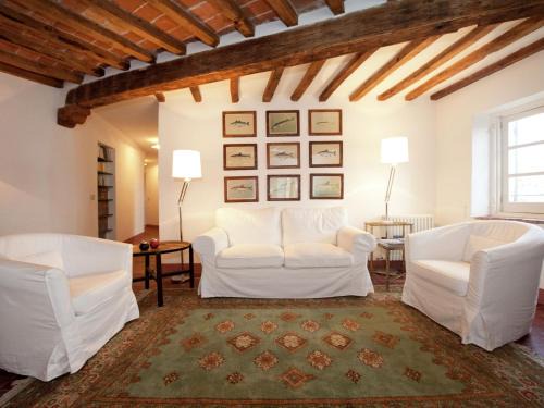 Rocca Grimalda House | Elegant Apartment in Rocca Grimalda with Private Garden