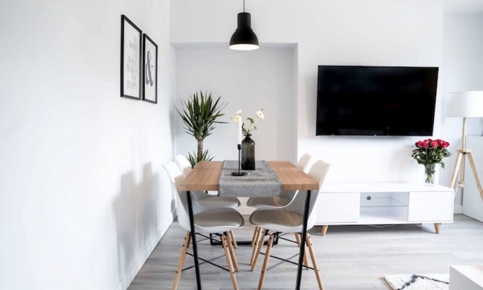 Perth Apartment | Guest Rated 10/10: Elegant Apartment with Garden & Parking