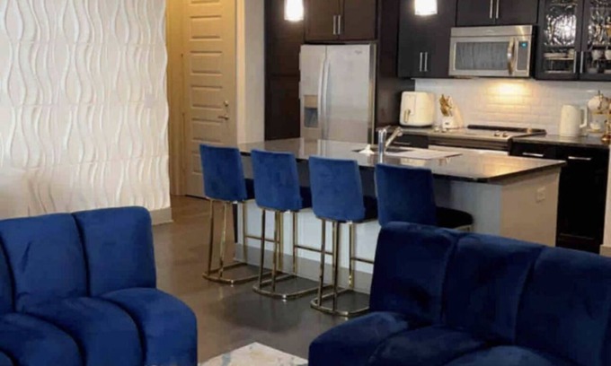 Richardson Apartment | Stylish Downtown Richardson Apartment with Free Parking
