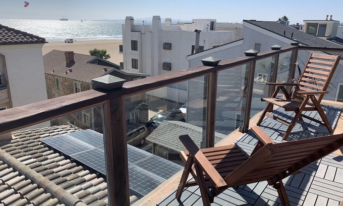 Surfside House | Beachfront Getaway with Spa and Ocean Views - Rated 9.8!
