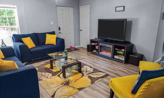 Denison House | Tranquil Retreat with Lake View & Hot Tub Amenities