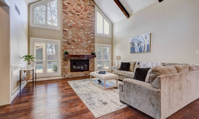 Wimbledon Falls House | Bright 4BR Oasis with Game Room & Private Pool, Rated 9.8
