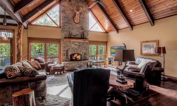 Ellicottville Ski Chalet | Ideal Chalet with Hot Tub, Bonfire & A+ Ski Location