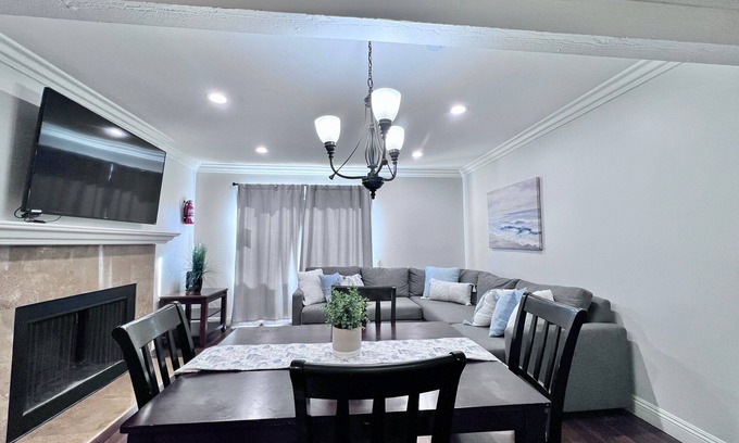 Anaheim Resort Condo | Premier 2 Bedroom Condo Steps From Disney Magic