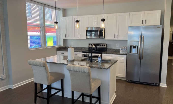 Anderson Condo | Top-Rated Downtown Anderson Condo with Breakfast & Kitchen