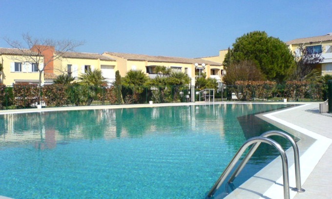 Cassis Apartment | Elegant Condo with Terrace and Pool for Unforgettable Stays