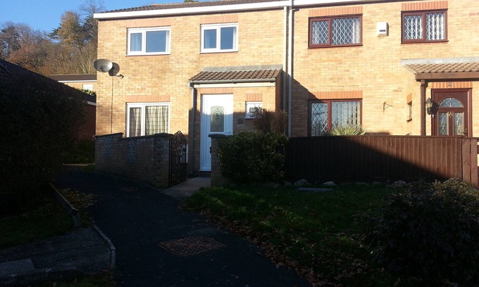 Severn Beach House | Relaxing Retreat at Dingle Corner with Spa and Hot Tub