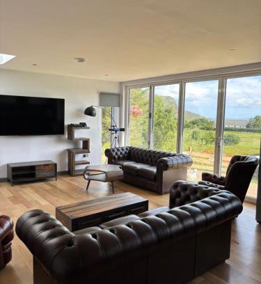 Isle of Scalpay House | Luxurious, Elegant & Unique Cottage in Portree