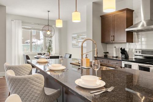Southwest Edmonton House | Comfortable Stay with AC, Private Office & Garage Parking