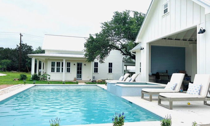 Pedernales Canyon Ranch House | Elegant Farmhouse with Pool and Hot Tub near Lake Travis