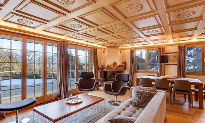 Saanen Apartment | Elegant Retreat with Jacuzzi, Sauna & Spa Amenities