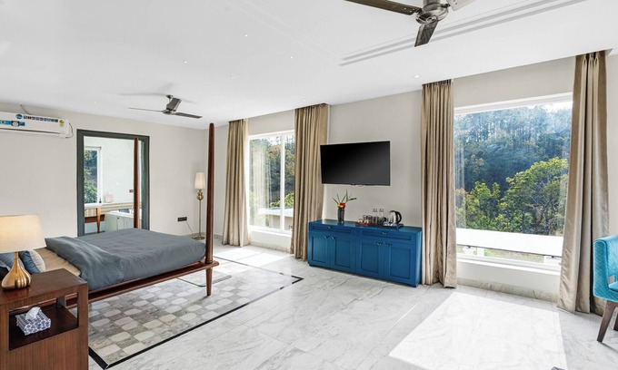 Dehradun Resort | Luxurious forest view quaint resort 10 bedrooms in charming Rishikesh
