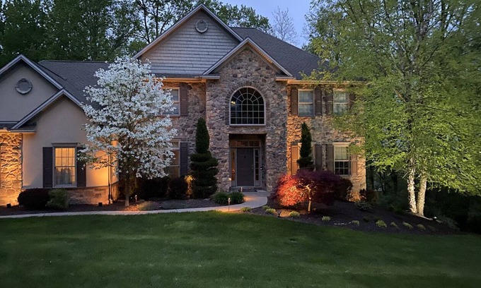 Lewisberry House | Exceptional Four-Bedroom Home with Private Jacuzzi & Spa