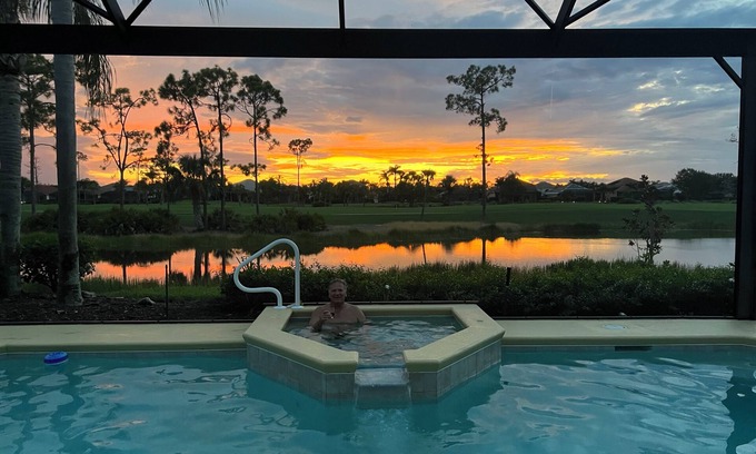 Fort Myers House | Relaxing Golf Retreat at Colonial Country Club with Amenities