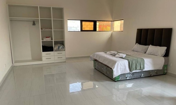 Lusaka House | Elegant Guest House in Ibex Meanwood, Lusaka for Families