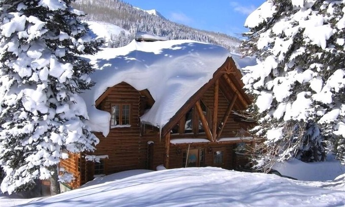 Salt Lake Mountain Resorts Ski Chalet | Exceptional Handcrafted Log Home Near Solitude & Brighton