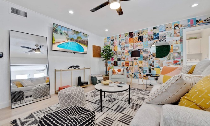 Harbor Hills House | Stunning Harbor Pool Home Steps from Indian Rocks Beach