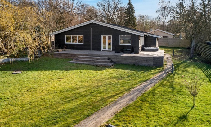 Olsted House | Modern Vacation Home with Spa by the Roskildefjord