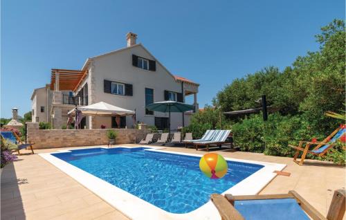 Lumbarda House | Elegant 6 Bedroom Home in Lumbarda with Pool & Hot Tub