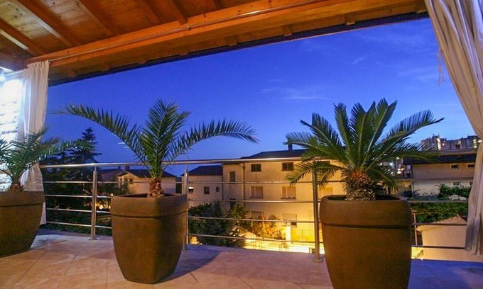 Vintijan House | Spacious 6 Bedroom Retreat with Pool in Pula