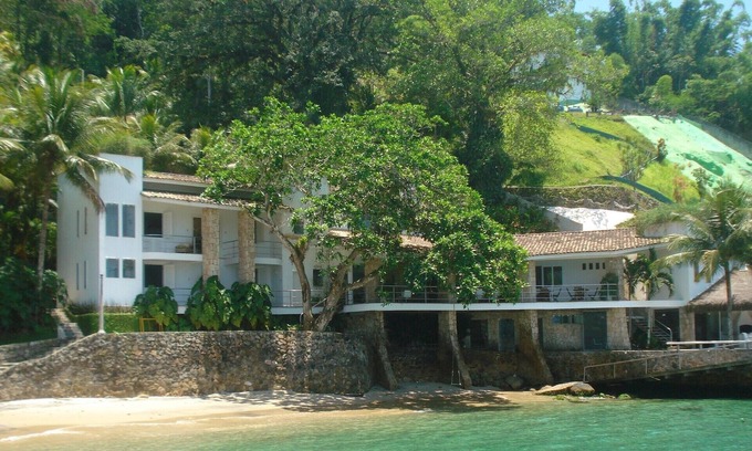 Vila Velha House | Premier Getaway with Private Beach & Pool, Rated 10/10