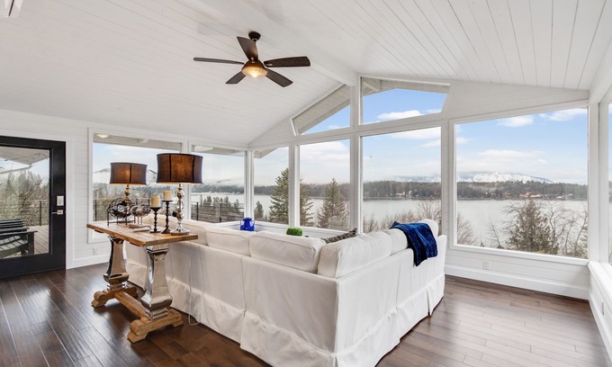 East Hope House | Scenic Home with Lake Views, Spa & Close to Skiing