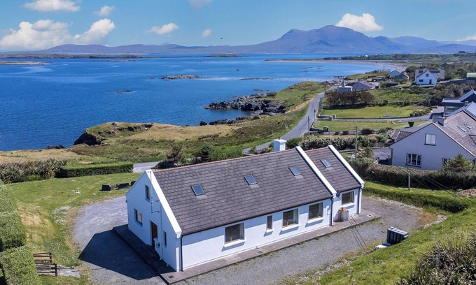 Ardnagreevagh House | Idyllic Renvyle Retreat on the Wild Atlantic Way, 10/10 Rating