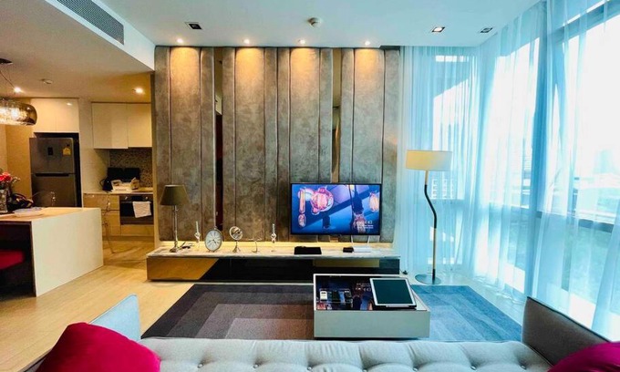 Khlong Toei Nuea Apartment | Prime Area Bangkok Hotel with Pool & Oceanfront Views