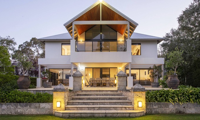 Marybrook House | Inviting Ocean View Retreat with Breakfast and Family Amenities