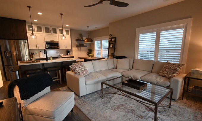 Leland Condo | Luxurious Life on the Green - Newly Renovated