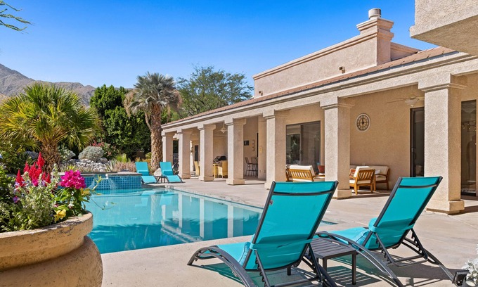 Little Tuscany Villa | Unforgettable Little Tuscany Retreat with Spa & Pool Access