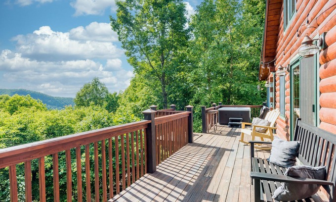 Old Fort House | Cozy Log Cabin with Hot Tub & Scenic Views Near Black Mountain