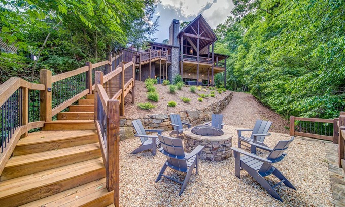 Blue Ridge House | Modern Rustic Retreat on Lake Blue Ridge - 10/10 Guest Rated
