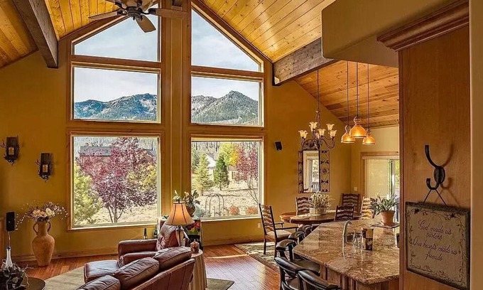 South Lake Tahoe House | LUXURIOUS: Most Magical Mansion/AC/Kids friendly & Accessible for elders