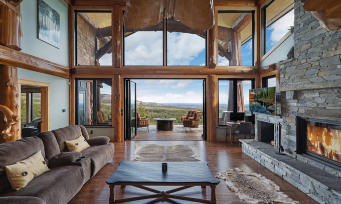 Courtenay Ski Chalet | Mountain View Retreat with Hot Tub - Rated 10/10 by Guests