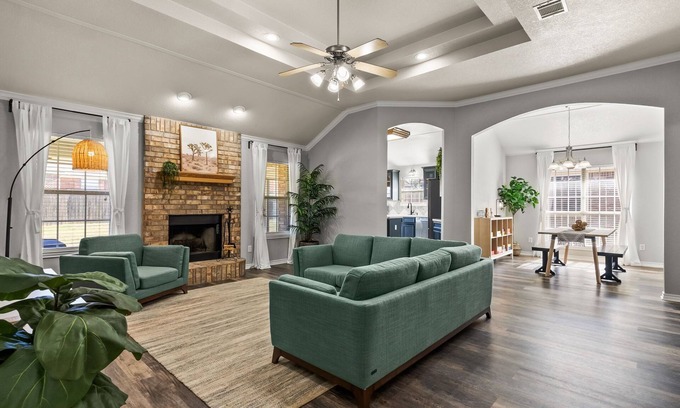 Killeen House | Top-Rated MTZ Homes with Spa & Hot Tub Amenities