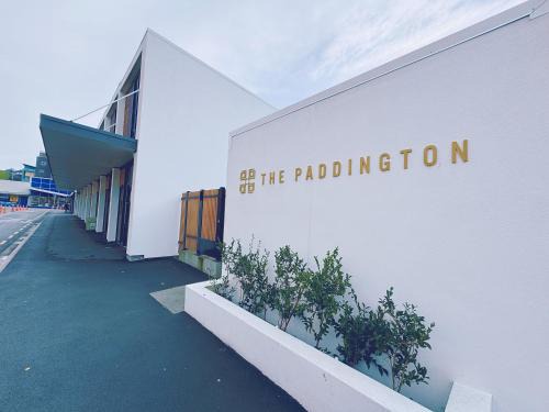 Te Aro House | Stylish 2BR Retreat in Wellington CBD with Family Amenities