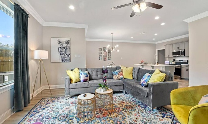Highlands - Perkins House | Elegant New 3b/2.5bath Home Near LSU with Family Amenities