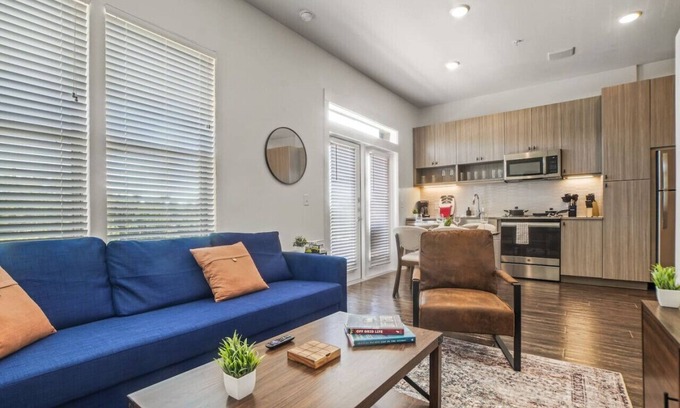 West Oak Hill Apartment | Luxurious New Unit|Studio2Ba|Pool, Golf Sim