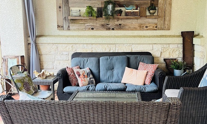 Bee Cave House | Relaxing Oasis Just 20 Minutes from Austin City Center