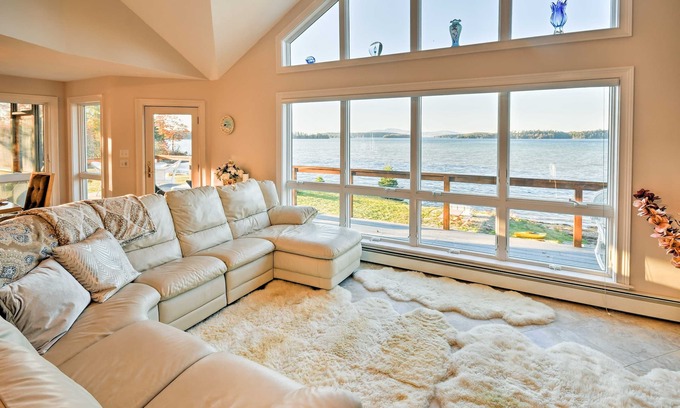 East Sullivan House | Oceanfront Retreat with Kayaks & Spa - Guest Rated 9.6